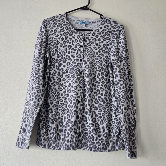 OLD NAVY MATERNITY Gray Animal Print Cardigan Button Down Leopard Print Large - Picture 13 of 17